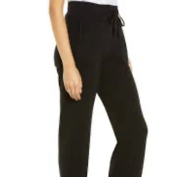 UGG black wide legged sweatpants with drawstring from Neiman’s. Unisex - Picture 2 of 15